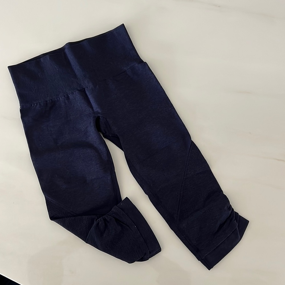 Lululemon Ebb to Street cropped legging